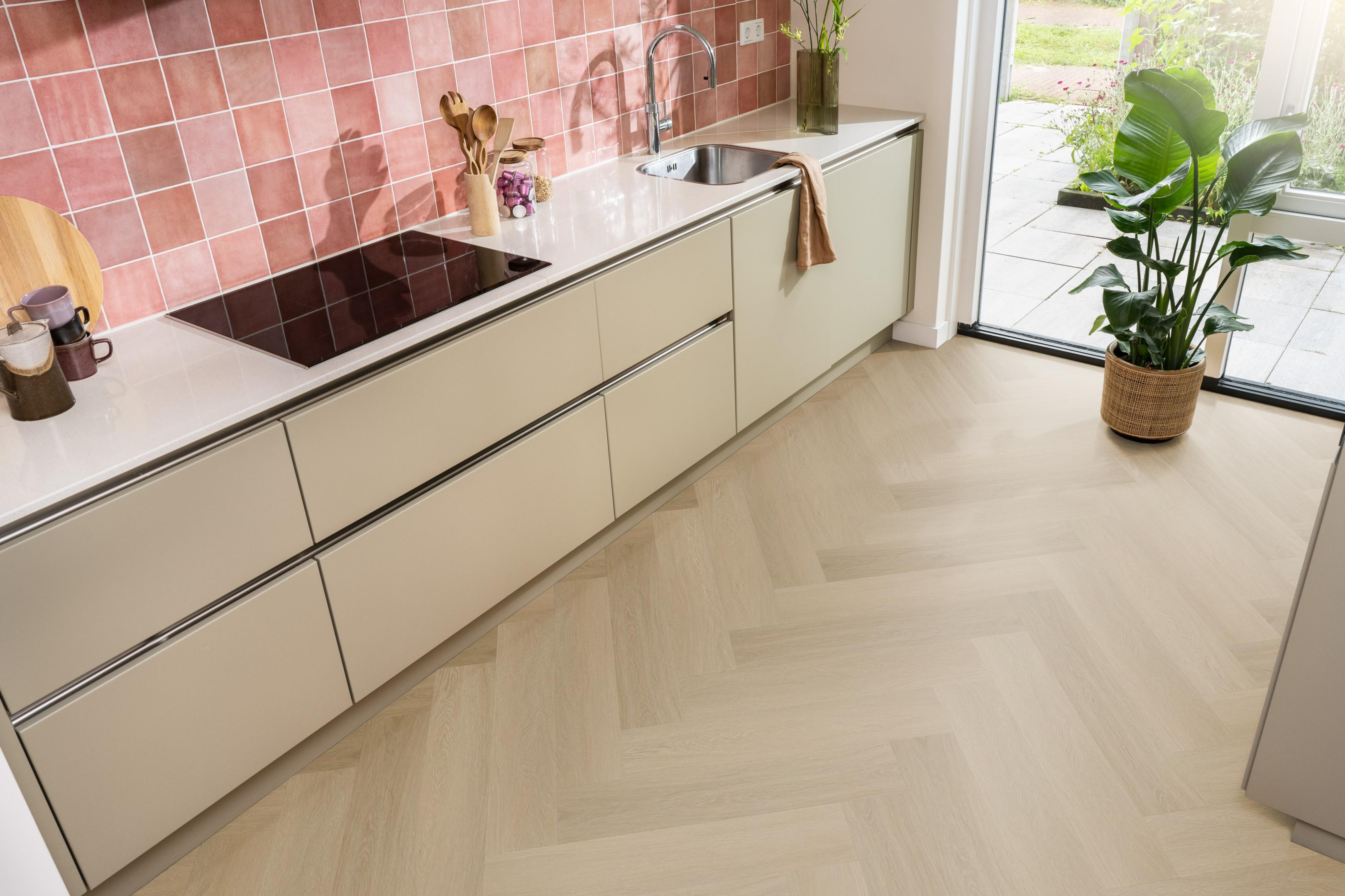 Ambiant spigato Estino warm oak dryback
